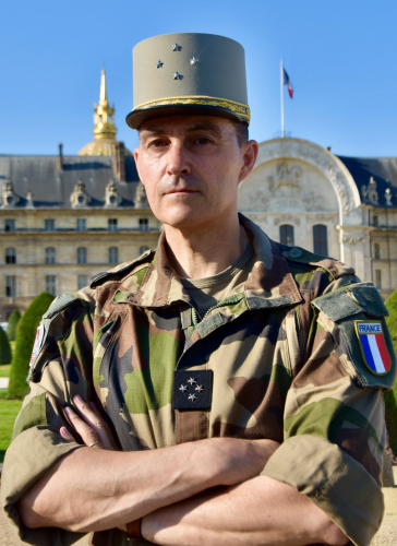 Le général Christophe Abad, gouverneur militaire de Paris