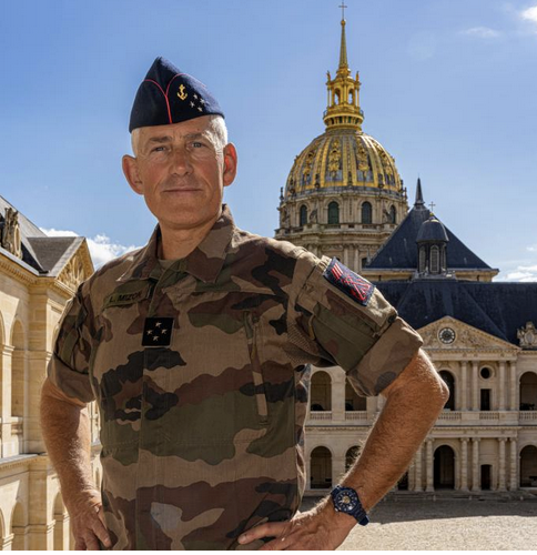 Le général Loïc Mizon, gouverneur militaire de Paris